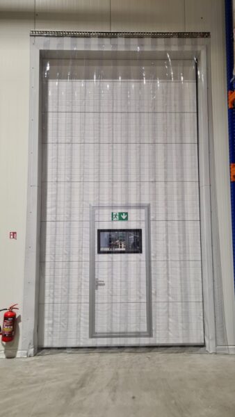 pvc-aizkari-noliktavai-termo-aizkari-vartiem-caurspidigi-aukstuma-aizkari